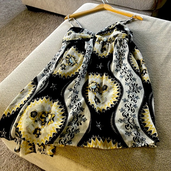 SALE FREE PEOPLE MINI DRESS yellow and black- with interior lining. Worn once. - Picture 3 of 3